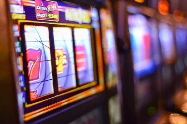 qqaxioo Slots